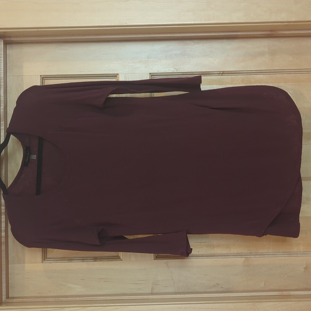 Laila Jayde women's tunic top